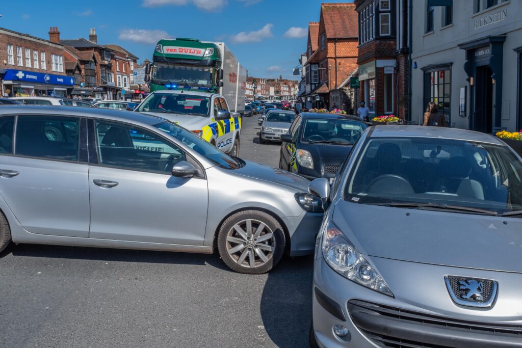 Light T-Bone accident between two vehicles