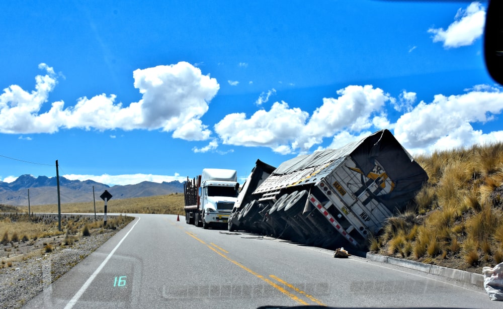 18 Wheeler Gone Off Road And Fallen On Its Side